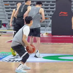 成人训练内容篮球视频,成人进阶技巧解析