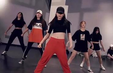 成人街舞撕腿视频,成人舞者极限挑战