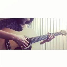 吉他成人女弹唱视频,女性成人吉他弹唱视频赏析